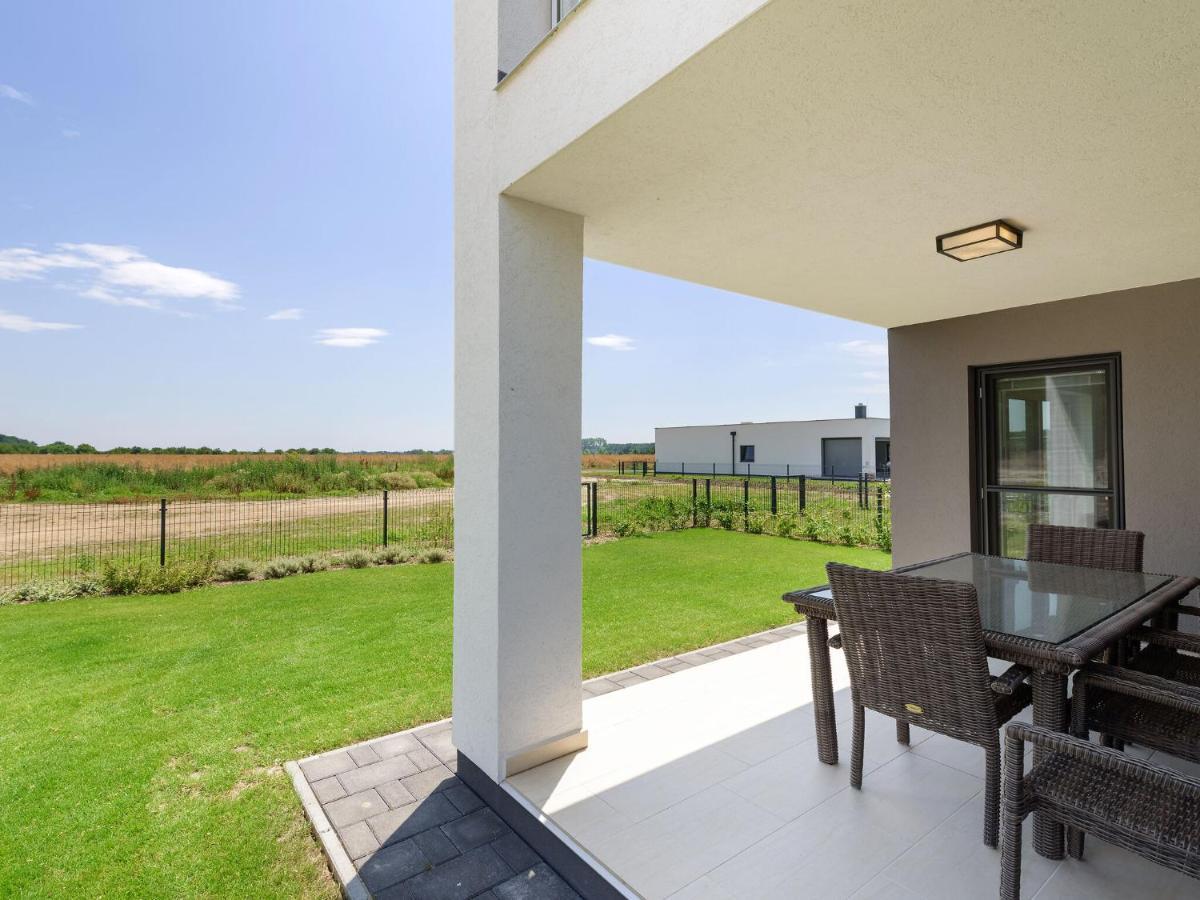 Apartment With Pool, Roof Terrace, Garden Zsira Εξωτερικό φωτογραφία