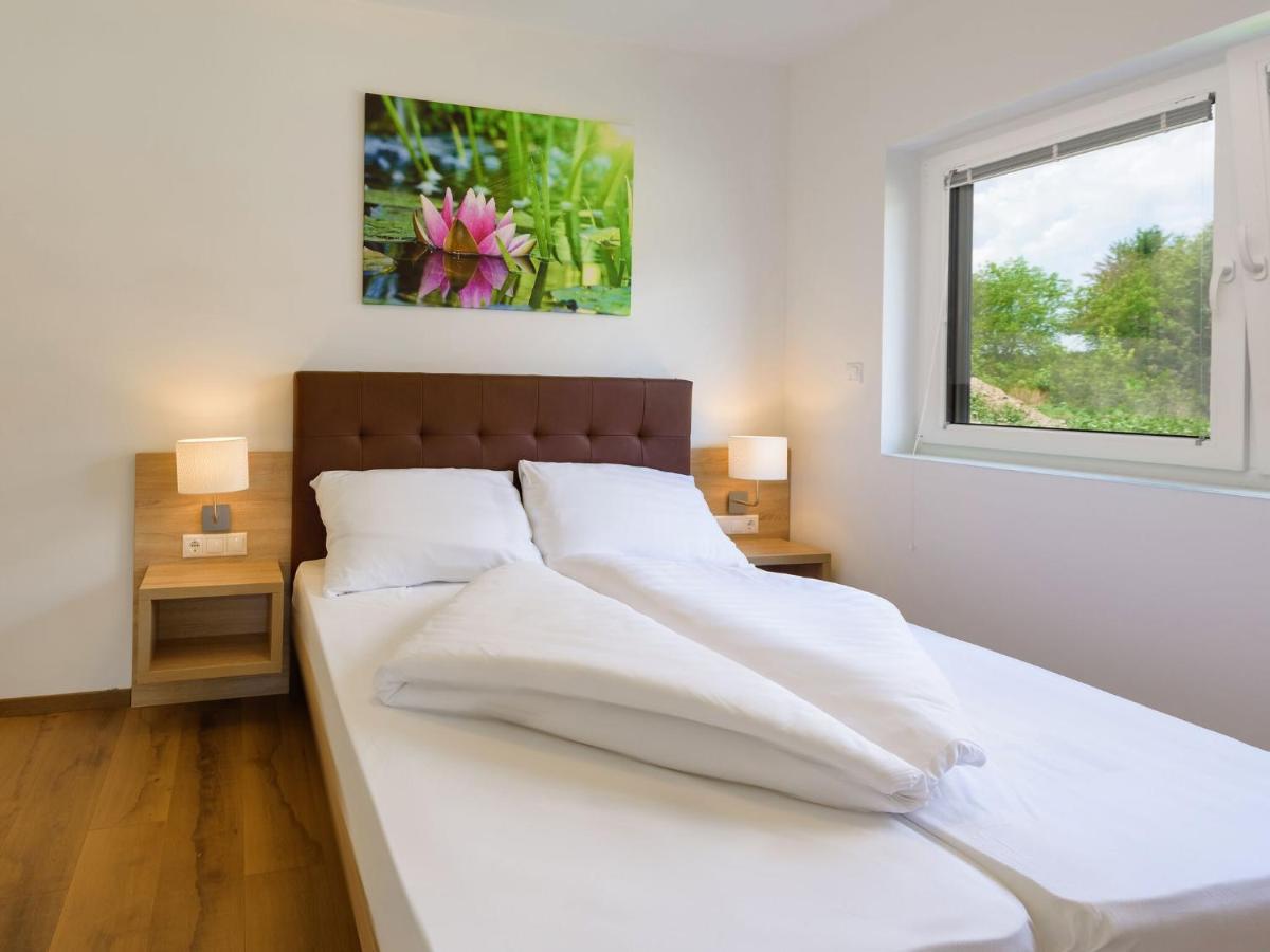 Apartment With Pool, Roof Terrace, Garden Zsira Εξωτερικό φωτογραφία